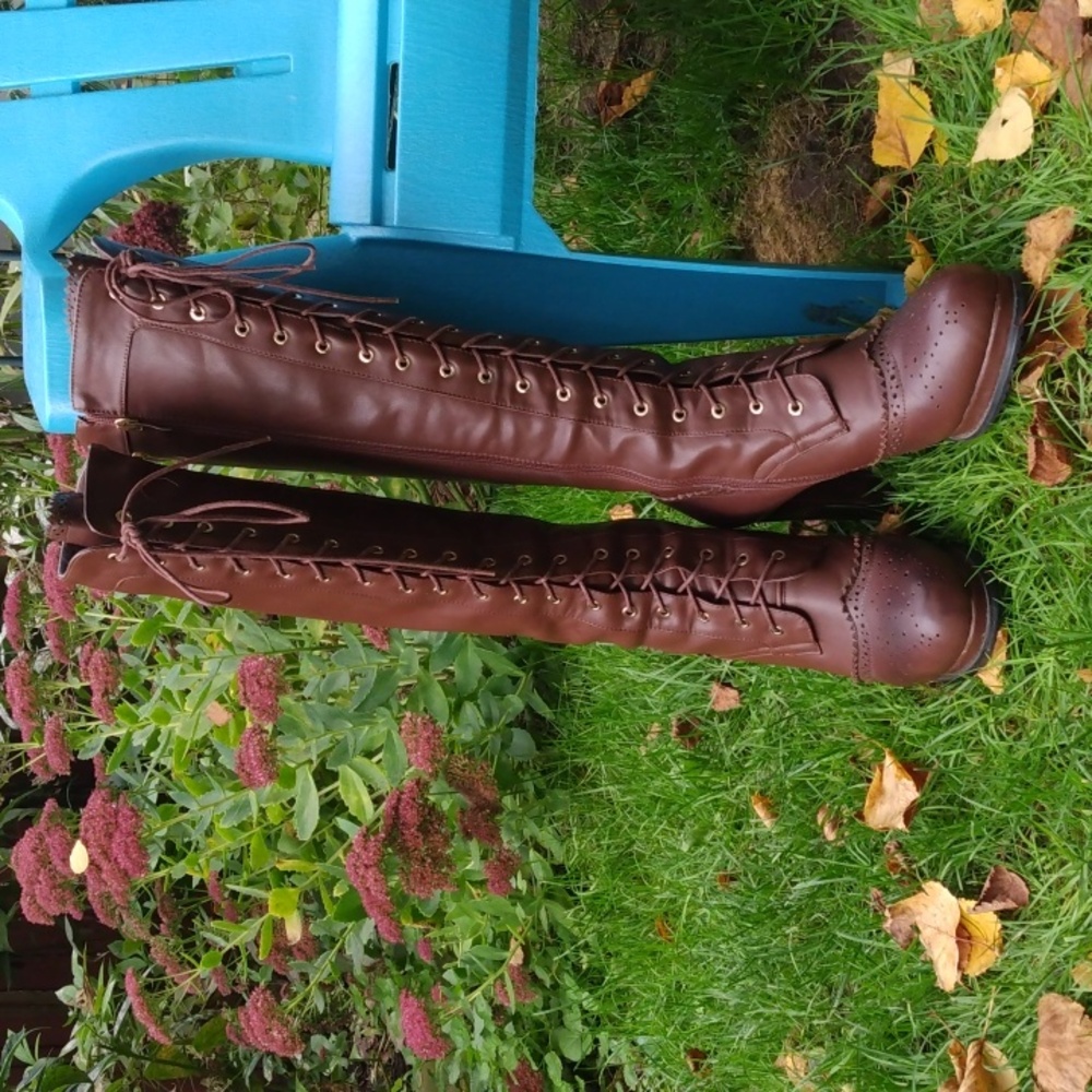 Gorgeous Retro 'knee high' Combat boots